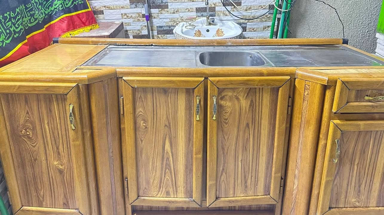 للبيع سنك الطول 2 متر السعر 90 وبي مجال مكان بغداد ***********
