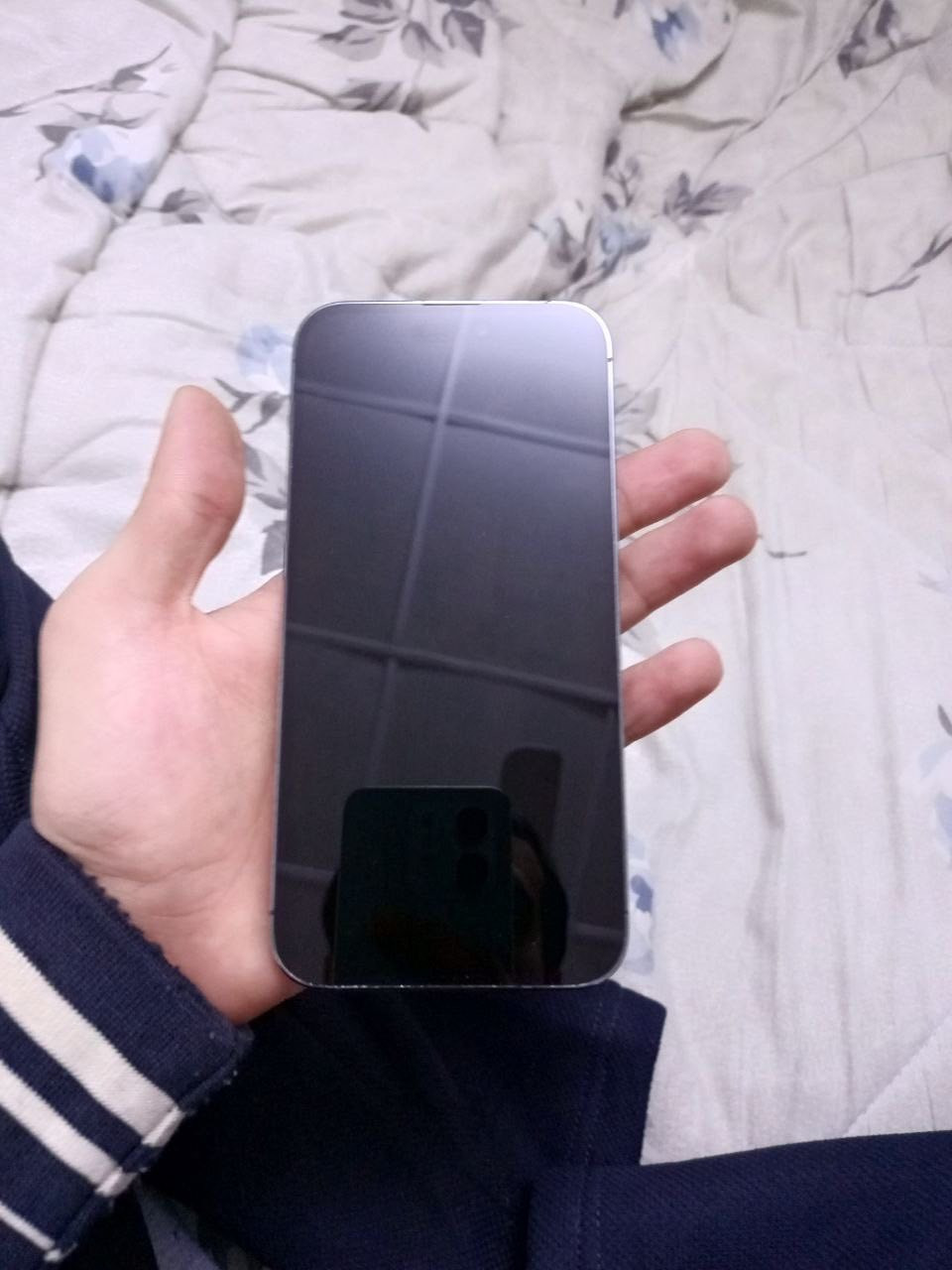 السلام عليكم
ايفون 14 pro max
الذاكره 256
البطاريه 83 
غراضه كامله كيبل +الباكيت
امبدل فقط شاشه 
الباقي كله شرط الجهاز كلش نضيف 

المكان تكريت هـ. ***********
