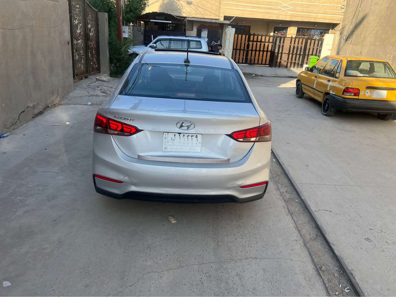 اكسنت موديل 21 
فول مواصفات وارد امريكي 
بصمه
كار بلي
جنطه ذكيه
يدات نيكل
كير اي تي 
حادثها جاملغ وشويه من البنيت
تصليح بمقدمه الشاصي
كلها ماشية 97
 محرك ١٦٠٠ دوش 8 نوزلات 
يعني مو مثل الي بالشارع بلكوة تجر نفسها 
سيارة جديدة كلش مال بيت وعليها ادامة 
112 وبيها مجال بيع فقط
***********
مكان السياره بغداد الدوره 
جماعه الشده رجا لحد يدخلي اترجاكم 
ارفع المنشور بصلات علي محمد بغداد, العراق
