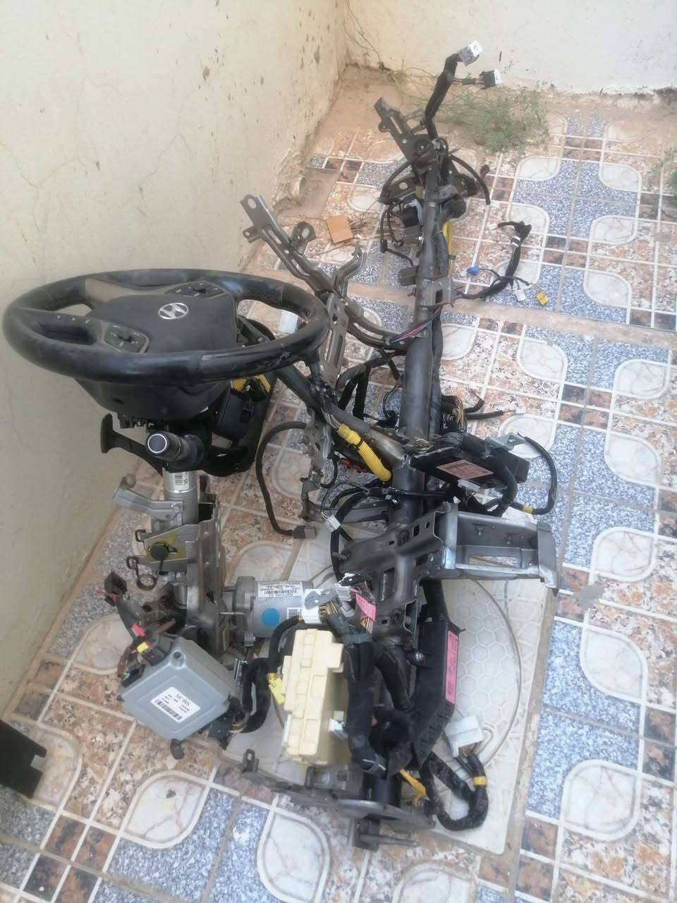غراض أزيره للبيع وبسعر مناسب
1_ فان تبريد
2 - مسجل راديو مع شاشه حجم وسط
3- مجمع استيرن مع الأرباك 
4-إطار المسجل والشاشه
5- وكيج وساعه وأنواع الدكمم وبصمة اسويج 
6- وكجمجه ومسطره الدشبول مع
 الاتصال على الرقم ***********
علما المواد المعروضه بحاله جيد جدآ وعل الفحص
