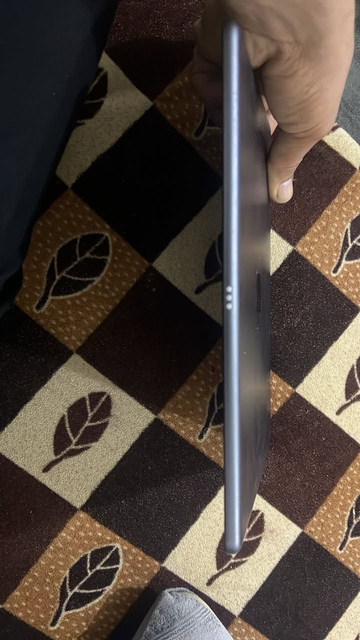 سلام عليكم ايباد 9ذاكره 128شرط حسابه بطاريه 93 بعده جديد كارتونه ويه عيب فقط لمس يتبدل اب 25سعر قفل بدون 170معامله ***********
