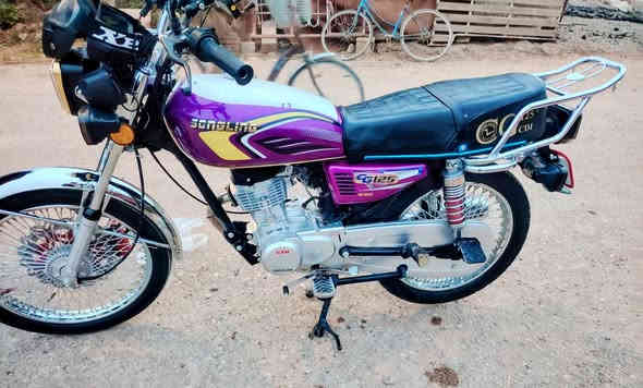 سلام عليكم دراجة تايكر موديل ٢٥مكان ديالى دلى عباس سعر ٧٥٠او مراوس بقفاز ***********
