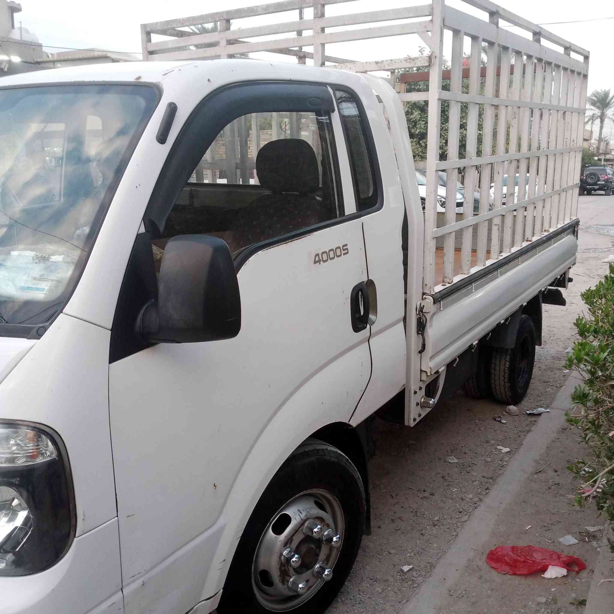 السلام عليكم  كيا فحل للبيع موديل 2016 السيارة مكفولة من الحادث عدا طخة خفيفه أسفل  باب السائق كير ومحرك بحالة ممتازة مكان السيارة بغداد الكرخ سنويا لغاية 2029 السعر 135 $ ورقة للاتصال رقم ***********
