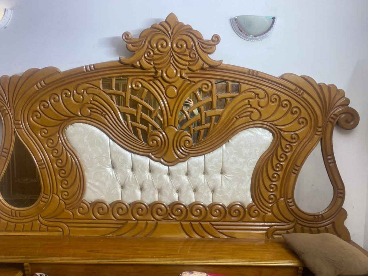 سلام عليكم اخوان غرفه لبيع شراي يخابر على رقم *********** موجود بيه واتساب مكاني ميسان مركز المدينه ويدلل
