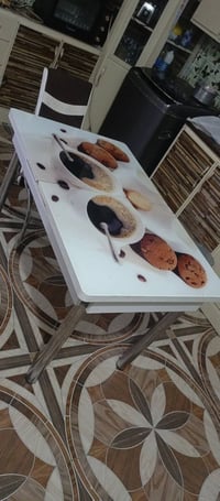 ميز • ٤ كراسي • بعقوبة