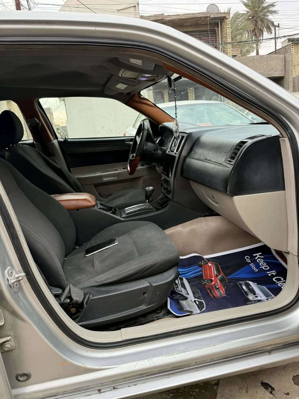 اوباما 2007 محرك كير مكفولات مصبوغه عام للجماليه وارد امريكي ضررها جاملغ خلفي السعر 100مكانها بغداد الدوره ***********
