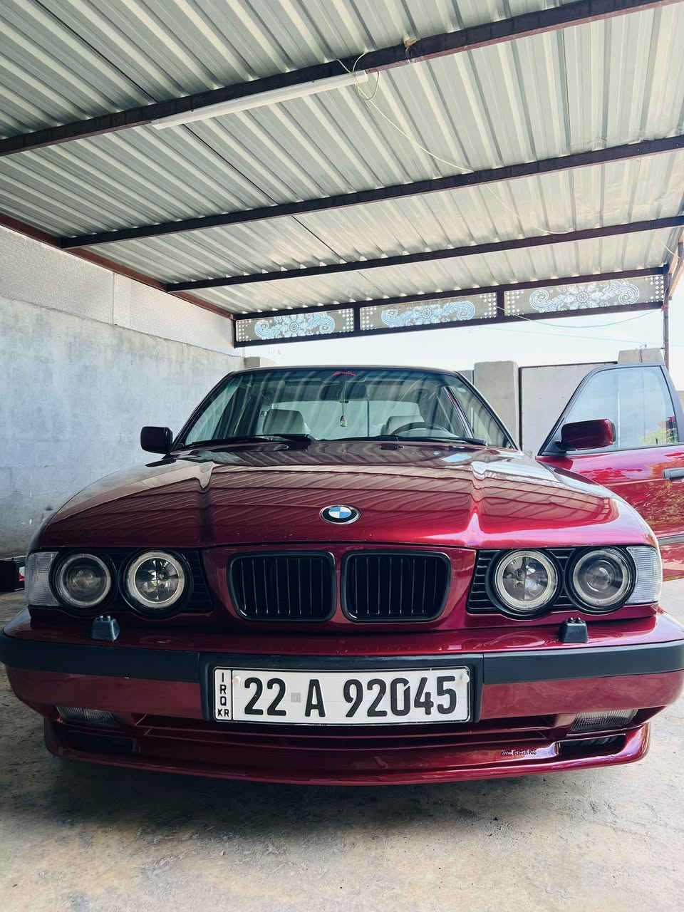BMW 1995 525iA
موديل 1995بيلاد
525بيلاد تؤماتيك بيلاد
گئرو مه كينه به شه رت
تاخم پئشو پشتي تازه گؤرايه 
تايه ويلي نوئيه 
ره قه م باريكه سه نه وي تازه به سه رجوه 
غرامه 920هه زار له سه ره ده تده مه وه 
به ناو خؤمه ته عويل به شه رت
عامه لو جواني
نمونه له جواني 
*********** واتساب 
به رده ره ش

