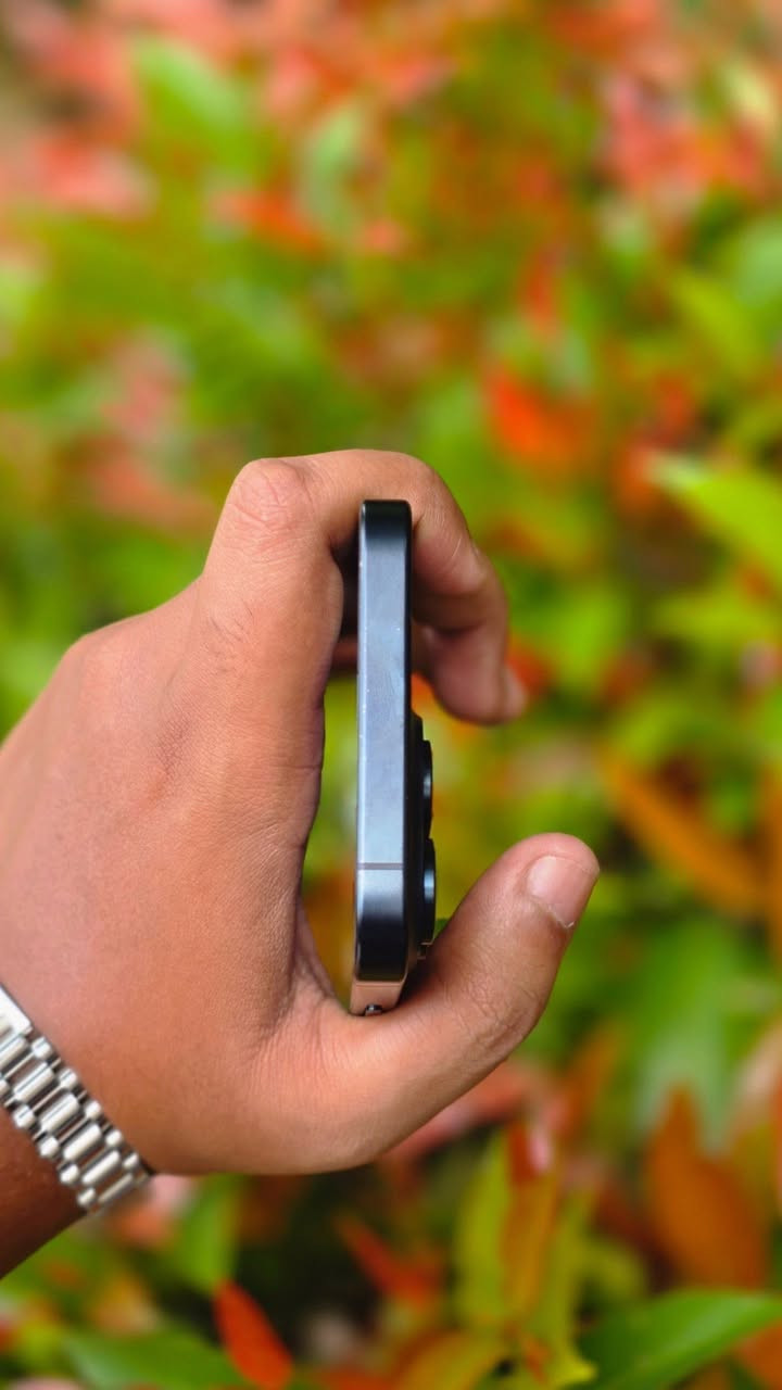 iPhone 15 Pro ماكس بطارية 🔋 85 ذاكرة 256 النظافه فول الاستفسار عن هذا الرقم***********
