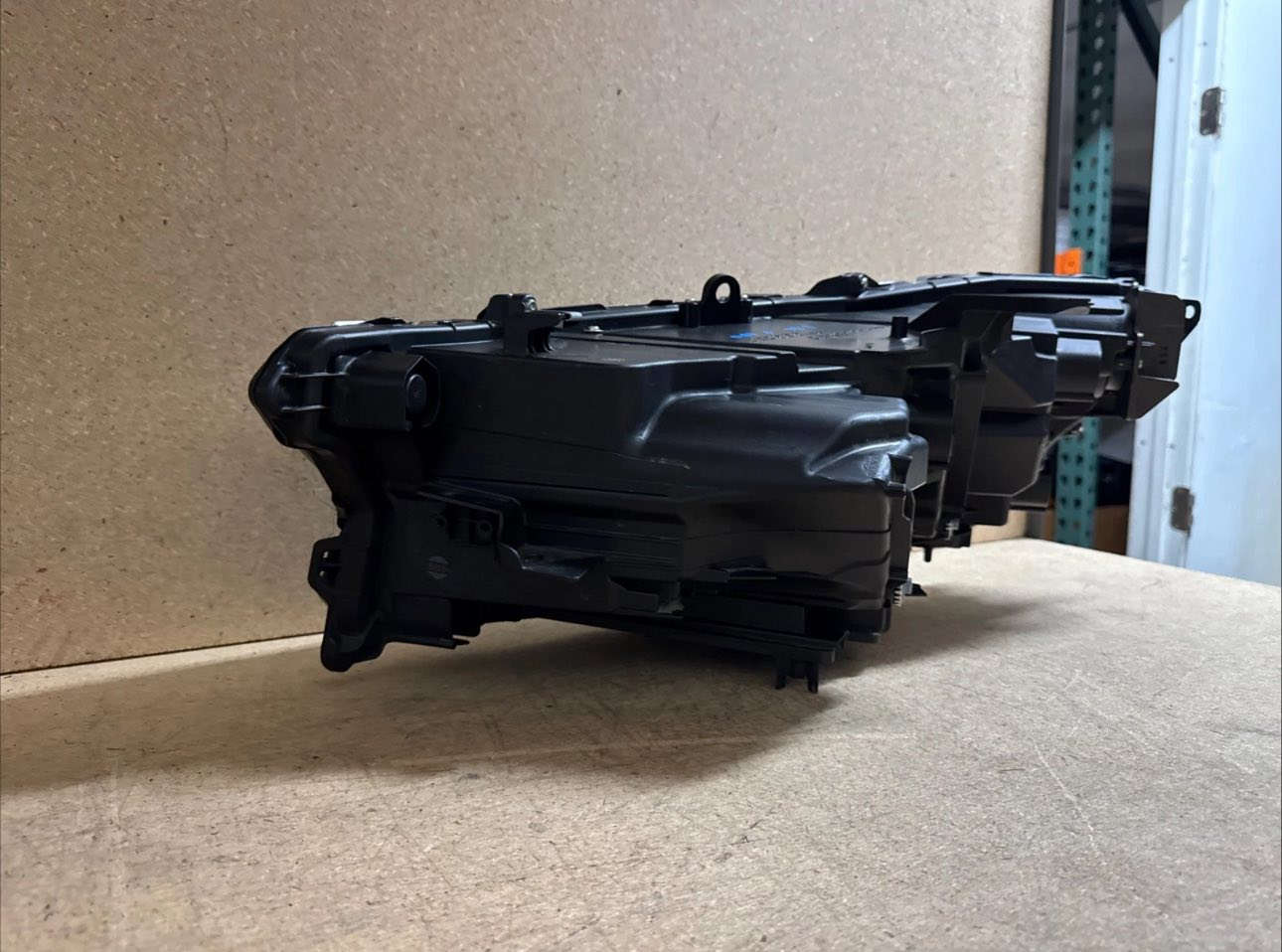 السلام عليكم لايت كراون 4 عدسات مال وارد امريكي تفصيخ اصلي صفحة الأيمن لايت نظيف كلش بدون كسور بدون تصليح نظافة 100/100 المكان بغداد الاتصال ***********
