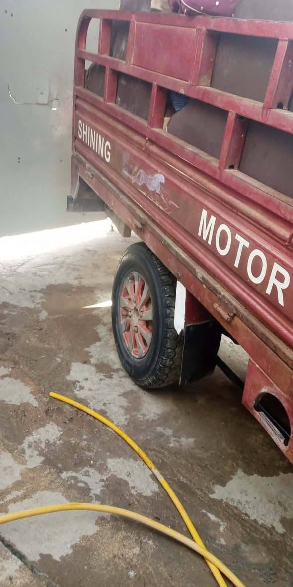 اسلام عليكم ستوته للبيع اوراق أصولي موديل16 ومكينه 20 ستوته مكفوره بس بيه لحيمات بلشاصل شي بصيط المكان حله قرب العلويه شريفه بنت اليمام الحسن ع مستعجل علبيعه مامتواجد عل فيس أني امكلف بلنشر هاذه رقم صاحبه 850  وبيه مجال***********
