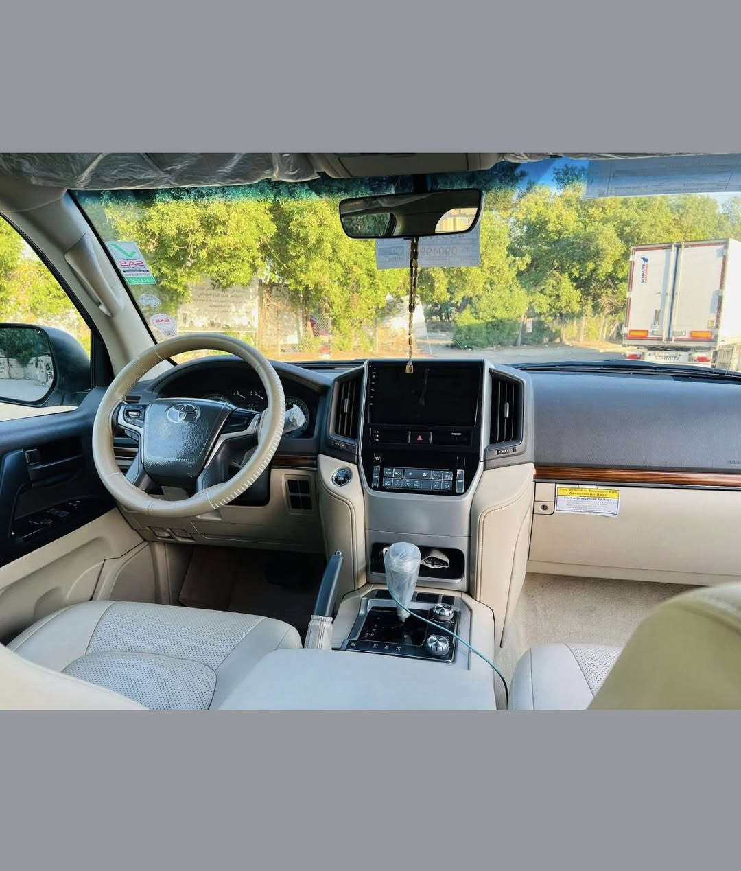 سلام عليكم
للبيع الاندكروز 18  شركات  رقم سليمانيه تحويل ثاني يوم 
مواصفات 
تحكم ستيرن 
مري شفط
دبل موس
زراك الايت اصلي 
محرك 6v
كشن كهربائي 
دخول ذكي 
تخم تاير جديد 
السياره كفاله عامه 
السعر 500$بي مجال 
مكان بغداد الجديد 
اتصال ***********
