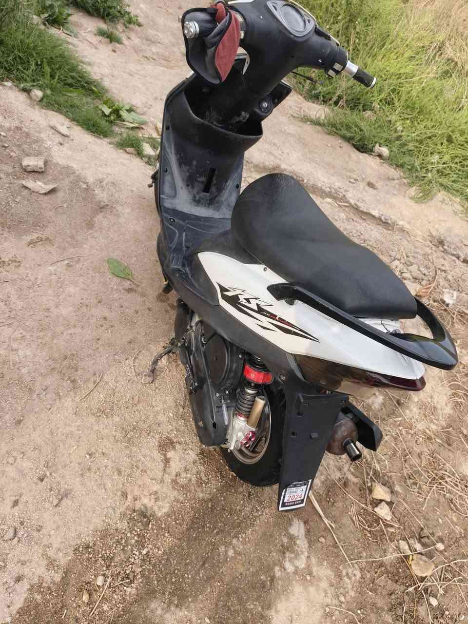 الدراجه للبيع الدراجه مامفتوحه الدراجه سرعه ونهضة حلوه  سلف وهندر كهربائيات كلهة شغاله  المكان الوركاء السعر 700وبيهة مجال قليل  المراسله واتساب فقط ***********
