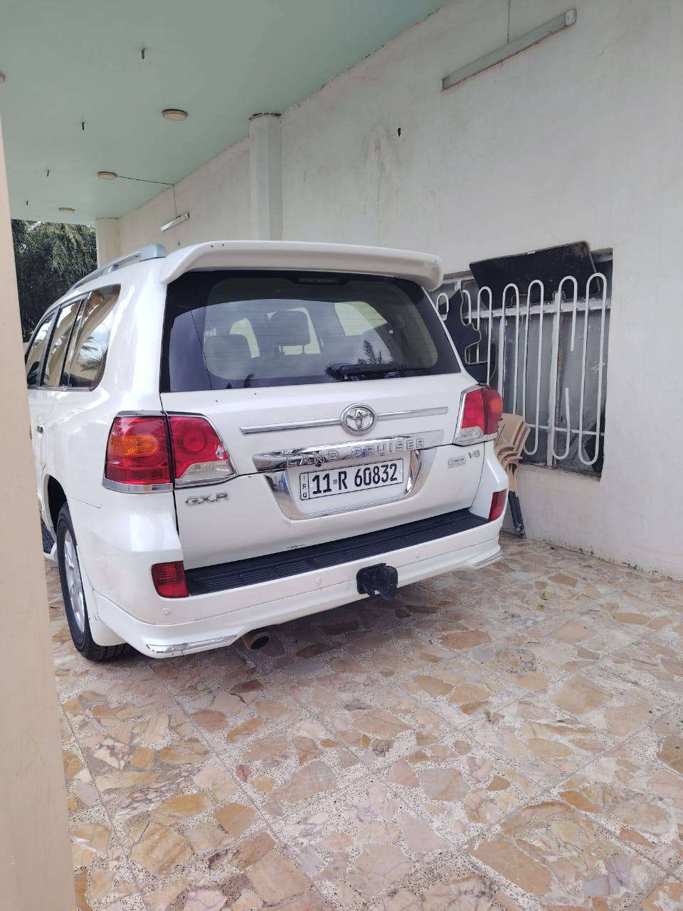 السلام عليكم
لاند كروز للبيع موديل 13  مرقم بغداد بأسمي تحويل مباشر 
مكفوله كفاله عامه
محرك 6 
بريم 
اشاير بالمري 
ومواصفات هواي 

السعر 375
الاتصال على الارقام 
***********
***********
