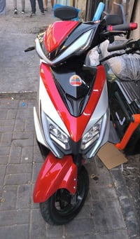 سكنس ٢٠٢٥ • ٧٠كم/س • مدى ٥٠كم