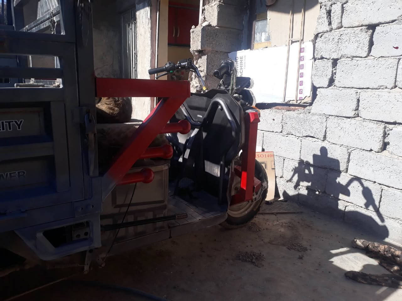 ستوته شحن ٥باتري دبل كبار بحاله جيده ٧٠٠ وبيه مجال ***********
