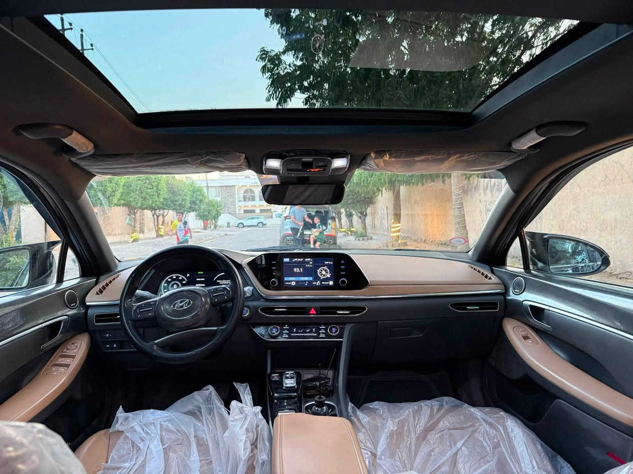 سوناتا 2020 فول 1/1
محرك 2500 

رقم بغداد

بدون قطرة صبغ السيارة حادثها خفيف مثل ما موضح بالصور
مكينة + كير مكفولات

بانوراما

تشغيل عن بعد

كشنات جلد

رادار تحديد مسار توقف ذاتي 

سماعات BOSE

كاميرا خلفية

جنطة بصمة عند الاقتراب

لد امامي 

شاشه معربه 

سايد بريك بصمه 

4 وضعيات قياده

رايدها 148 $ مجال بسيط 

مكاني الدورة او العامرية 

رقمي ***********
