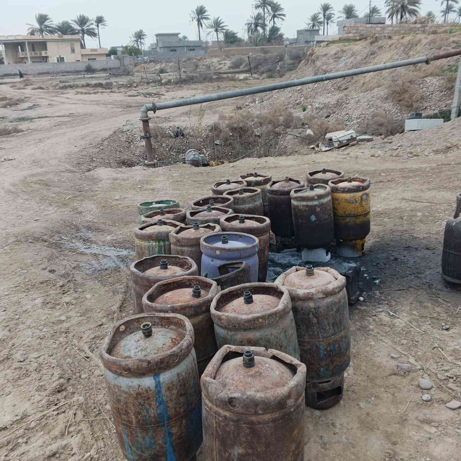 يوجد غاز سائل تنضيف وغسل عراقي متوفر جميع الوقات ليلا ونهار وصل البيت كل ماعليك تنتصل على الرقام التوصيل السريع مستعدين كافت  المناسبات المطاعم شوايات للخبز الافران ويوجد توصيل ترس خاص الترس لا يقل عن 28 كيلو 📞***********///***********
