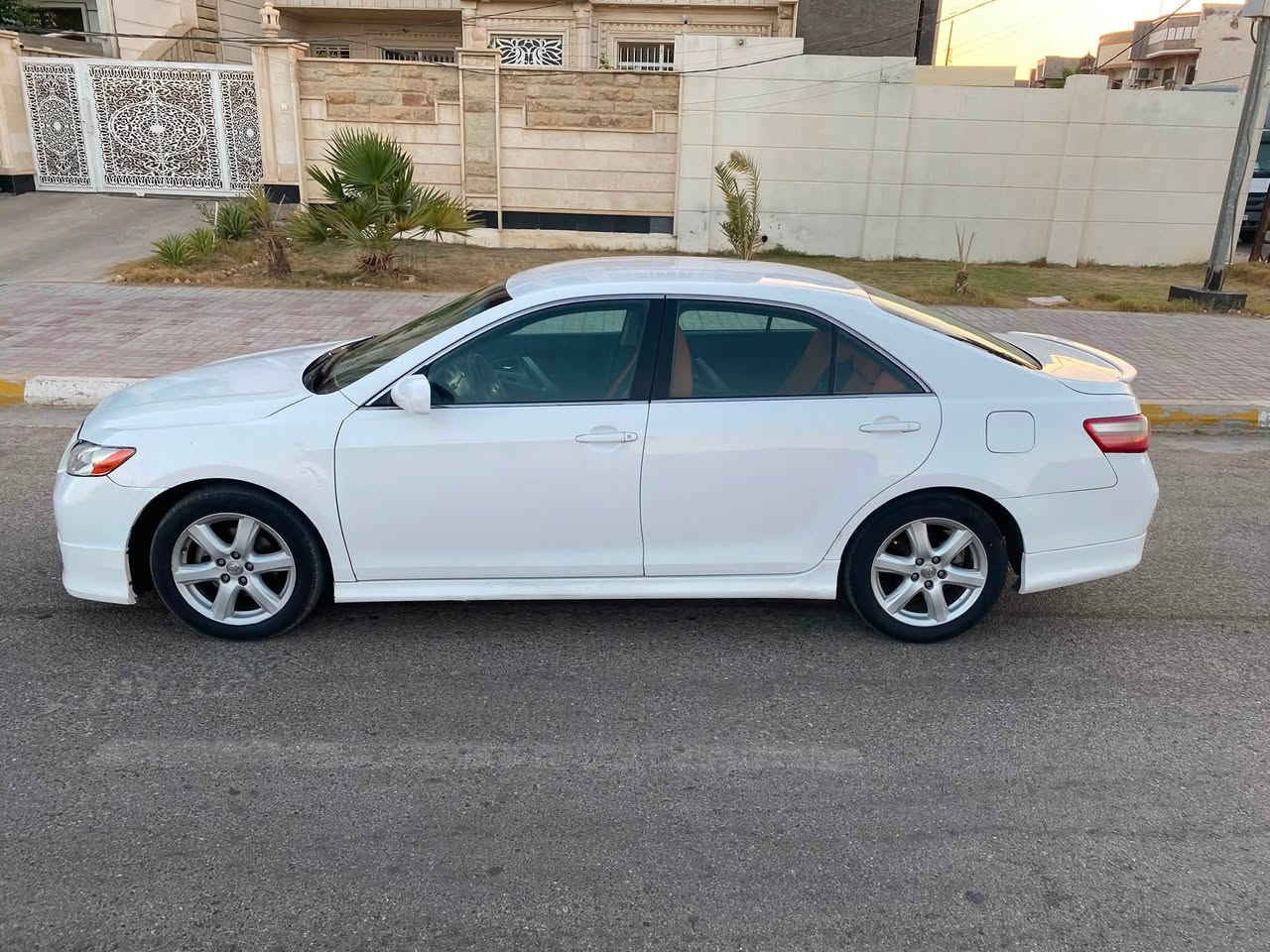 كامري للبيع فقط بدون مراوس بدون اقساط موديل 2008 وارد امريكي رقم بغداد احولك مباشر  فئة SEالسيارة جدآ نظيفه
1) محرك 2400جديد لاتنقيص ولاتبخير 
2) تبديل كير جديد مال كصه انطيك كفالة
3) تبديل منظومة تبريد كامل حتى لفريز الي يكون تحت الدشبول تبدل حاليآ ثلج
4)تبديل تخم تاير جديد 
5) تبديل مشط ستيرن مع أذان محرك
6) تبديل صالنصه كامله جديده 
7) تبديل أدرام شفت امامي جديد 
😎 صدر خلفي امامي بحالة ممتازة 
الغرفة الداخلية للسيارة بحالة ممتازة
تحكمات ستيرن حساسات خلفيه 
كشن سائق كهرباء 
السيارة مال جناي متعوب عليها 
ملاحظه حادث امريكا بداية جاملغ امامي وبداية البنيد ومصبوغات بدون داخل 
والجاملغ الثاني بي ربع صبغ بدون حادث
بختصار السيارة بيه صبغ قطعتين وربع
السعر ب 98 وبيه مجال جدآ جدآ بسيط
العنوان مدينة الفلوجة
للاستفسار اتصل 
***********
***********
