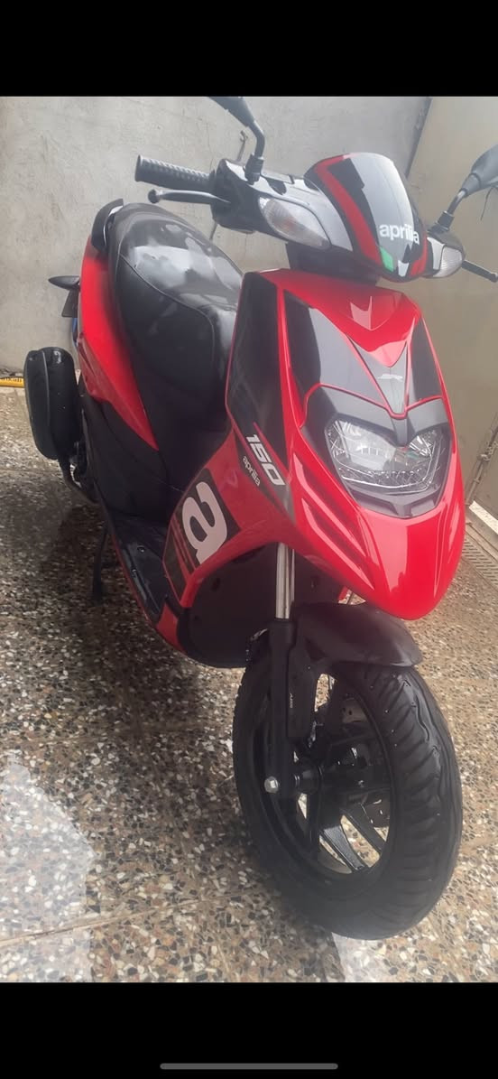 السلام عليكم دراجة ابريليا ايطالي مرقم بأسمي موديل 24 ماشية 3 الف جديدة بوضع الشركة مكاني بغداد الكرخ للاستفسار متواجد وتساب ***********

