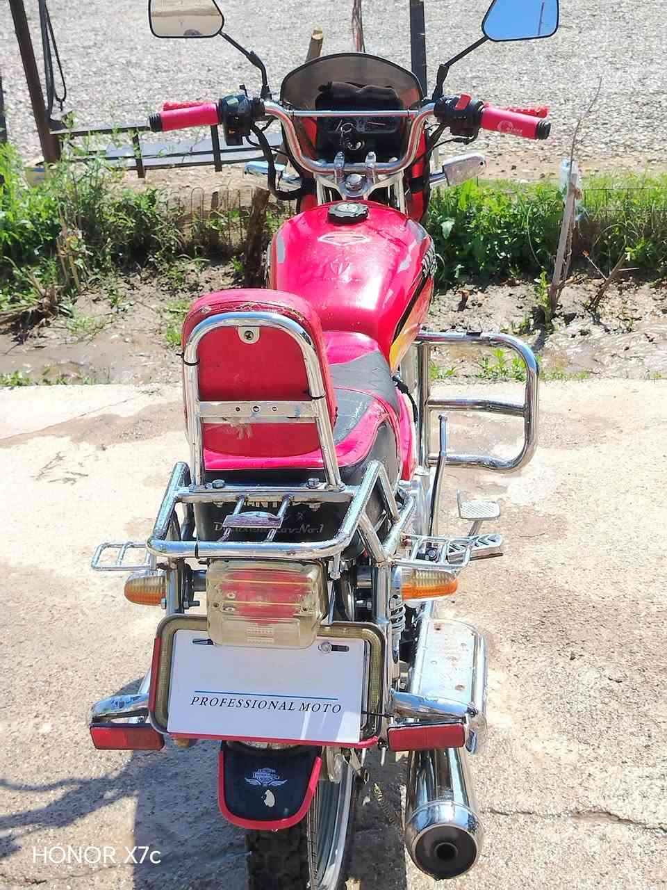 السلام عليكم موطور للبيع او مراوس
جني كله موديل2023✅ منفيس موجود 
محرك كهربايات كلها بل شرط ما بي نقص برغي تواير جدد موطور نضيف احلا من الصور كلو علا وضع الشركه 
مكان الزاب الشراي يتصل عل رقم ***********
