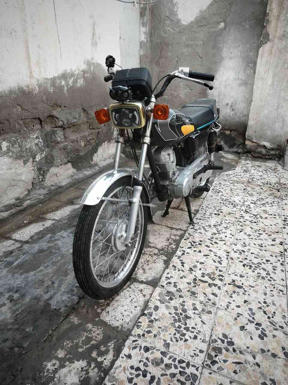 السلام عليكم دراجة إيراني نامة بدون اوراق ما مفتوحة الشراي يجي خاص


**إذا كنت صاحب هذا الإعلان وتريد حذفه لأي سبب، رجاءا أرسل رسالة إلى الدعم الفني**