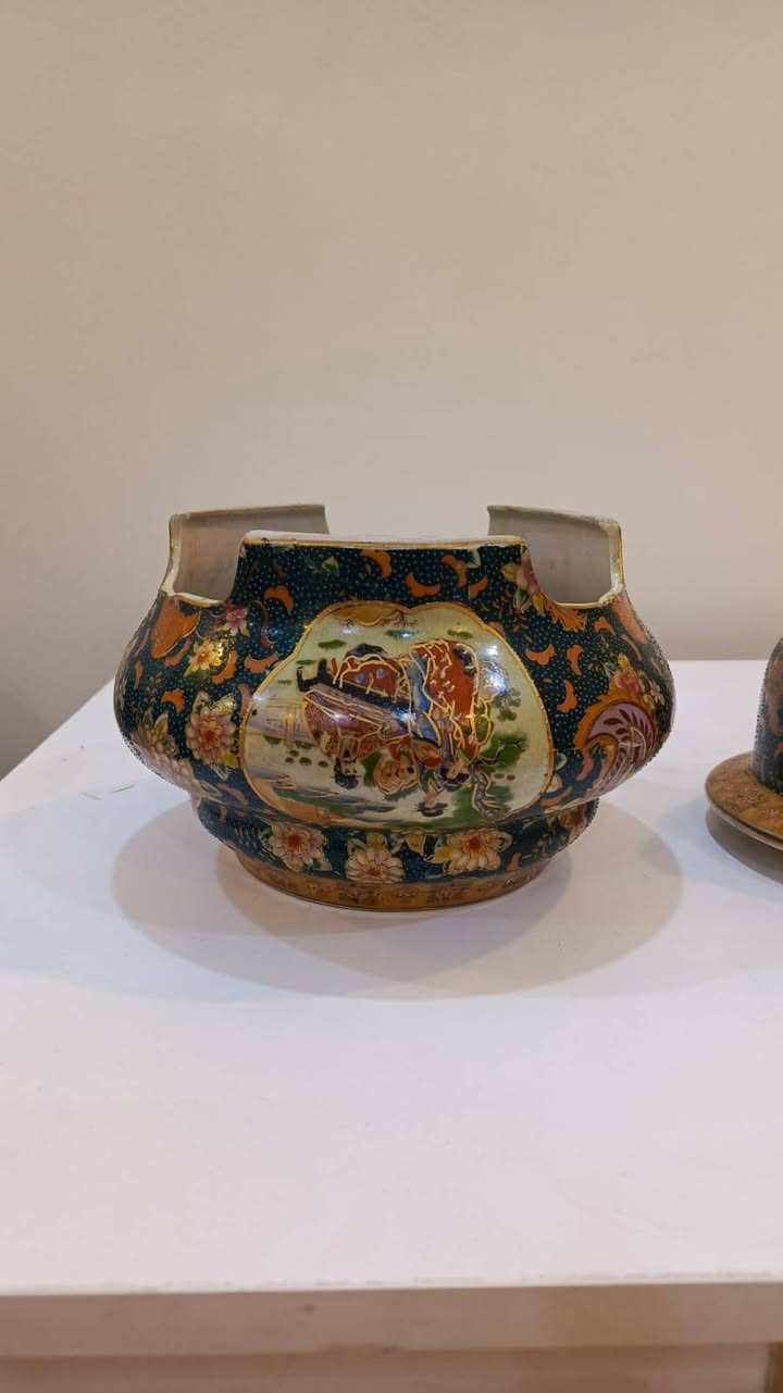 للبيع مزهرية تشكيلية من ٣ قطع ب٧٥
مكاني الكرادة ***********
