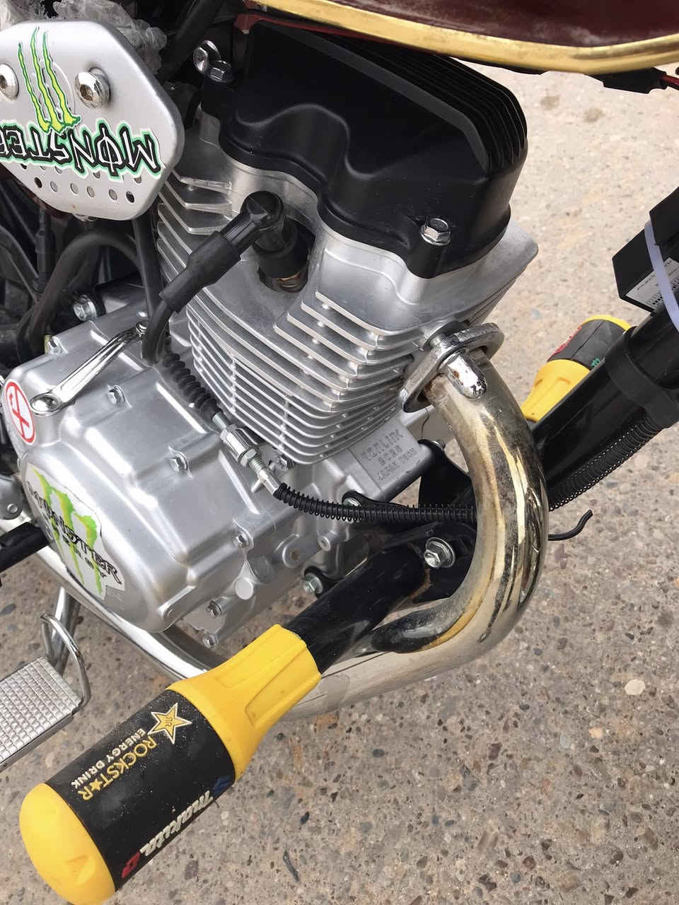 السلام عليكم تايكر 25 للبيع الموطور نضافه فول بس شاشه طافيه ماناقصه برغي كهربائيات شغاله سعر 800 وبيه مجال مستعجل ع بيع 
المكان بيجي جريش
للإتصال :***********
