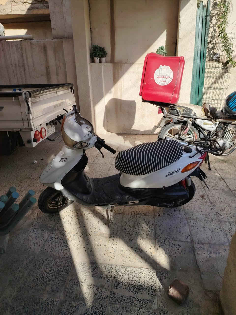 السلام عليكم دراجه يامهاه عصفوريه سرعه 60 نوزل مو خبط
مكينه نضيفه سلف هندر شغال كهربائيات كله شغاله بس كلجات بيه 160 وبيه مجال رقم***********
