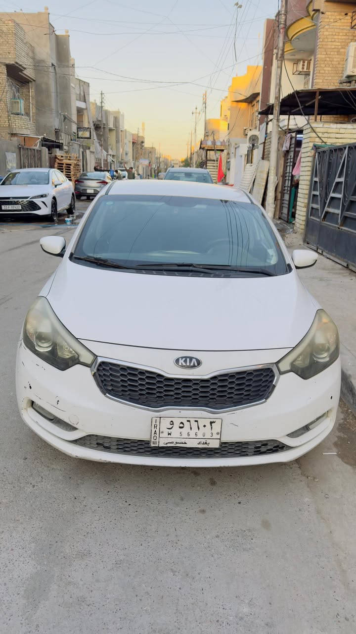 السلام عليكم كيا سيراتو موديل 14 خليحي
محرك 1800 سياره بدون صبغ 
ضررها جاملغ سايق وعكس السايق بارد 
سعر 115 
العنوان بغداد
***********
