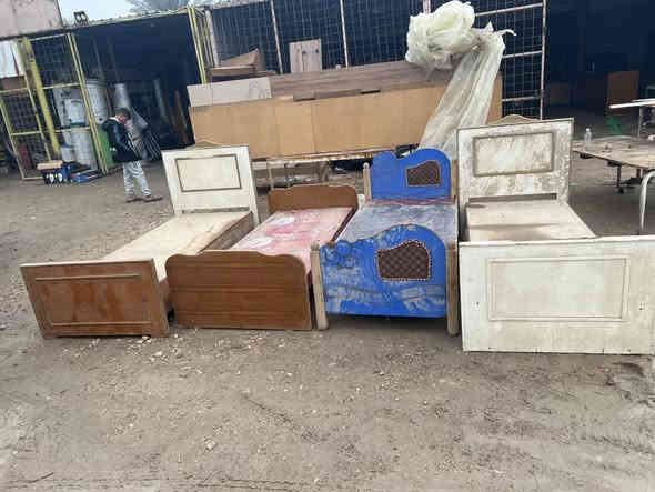 1.كنتور ست ابواب ملحق صاج داخل وخارج
2.كنتور خمس ابواب صاج داخل وخارج
3.بوفيه صاج داخل وخارج عدد2
4.كاونتر ثلاث قطع 
5.جرابي نفر مستعمله 
6.جرابي نفر جديد 
المكان بابل قضاء المحاويل مقابل معسكر المحاويل البوابة الشمالية بتجاه بغداد 
يوجد لدينا خدمة توصيل 
للاستفسار الاتصال على الرقم التالي *********** او التواصل عبر الواتساب برقم الاسيا
