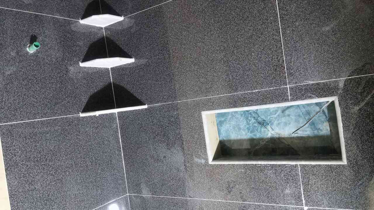 السلام.عليكم كادر سوري نشتغل سيراميك شغل درجه اوله.متفرغين حالين. البصره‪0775 768 4862
