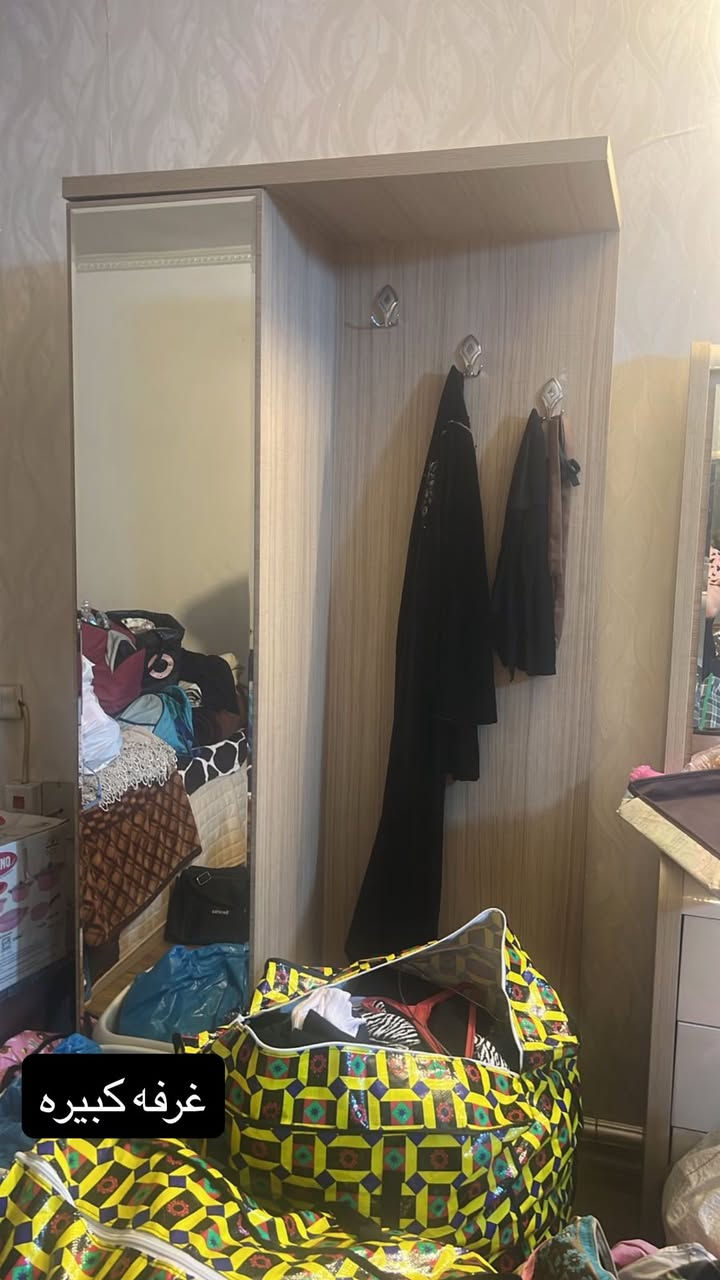 سلام عليكم عدي غرفتين تركيات للبيع نسبه النظافه 75% 
الغرفه الكبيره
عباره عن كنتور وميز تواليت وتعالكه كامله وياها مرايه وميز تواليت وكزامه وياها كنتور اضافي بابتين وياها ميز تلفزيون وسرير ابو نفرين وجواها مخزن

الغرفه الصغيره
سريرين منفصلات وكنتور وميز تواليت ومرايه طويله وكزامه 
سعر الغرفتين 700 الف وبيها مجال للشراي وتجي تشوفها وتشوف نسبه نضافتها والاضرار البسيطه الي بيها وبيها مجال للشراي


**إذا كنت صاحب هذا الإعلان وتريد حذفه لأي سبب، رجاءا أرسل رسالة إلى الدعم الفني**