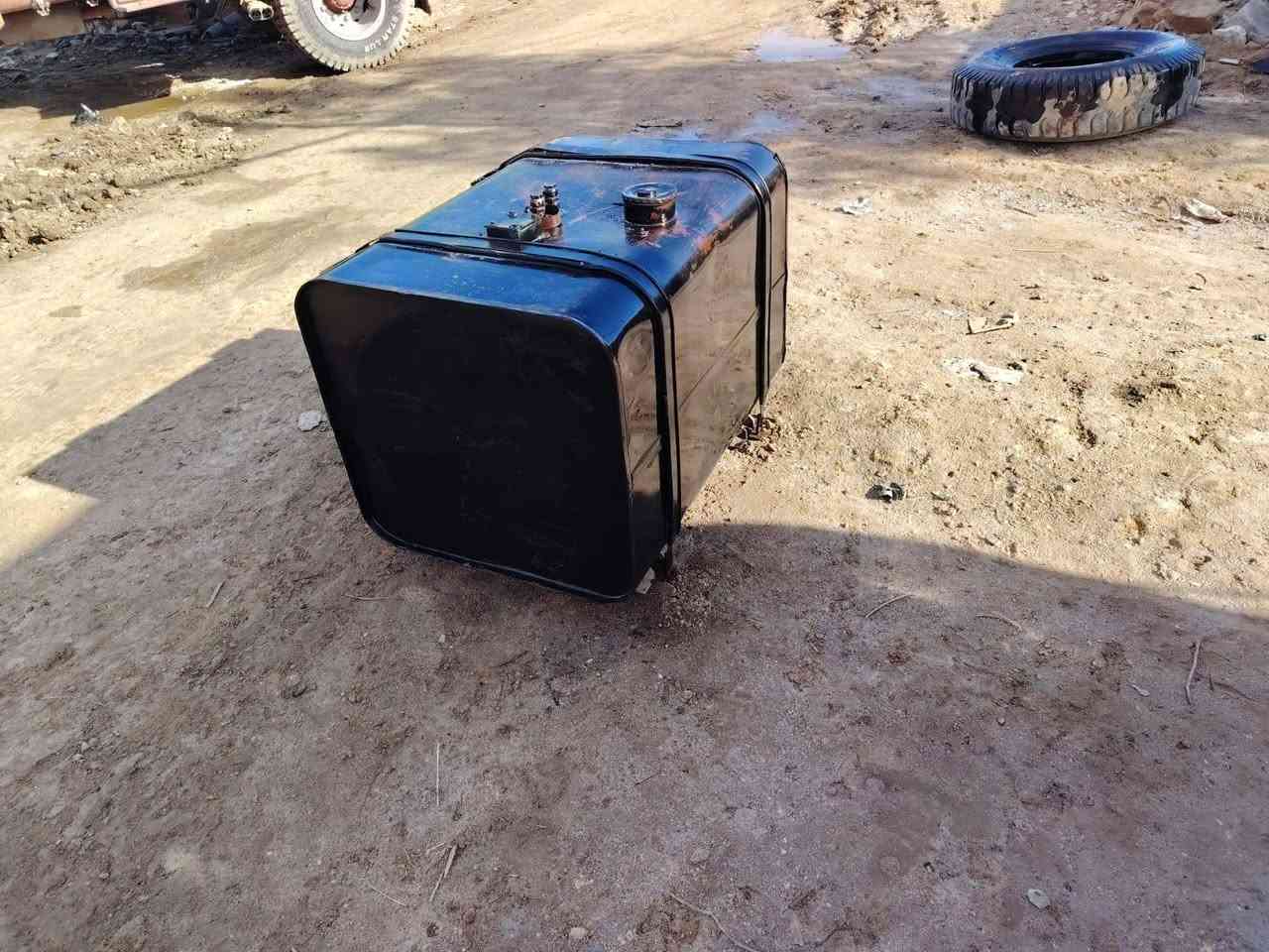 سلام عليكم البيع اكسن اوسبرنك عشره مفتوحات جمالغات تنكي تايرات وايل عشره او تنكي كاز 400التر مكان السماوه حي العسكري رقم الاتصال ***********
