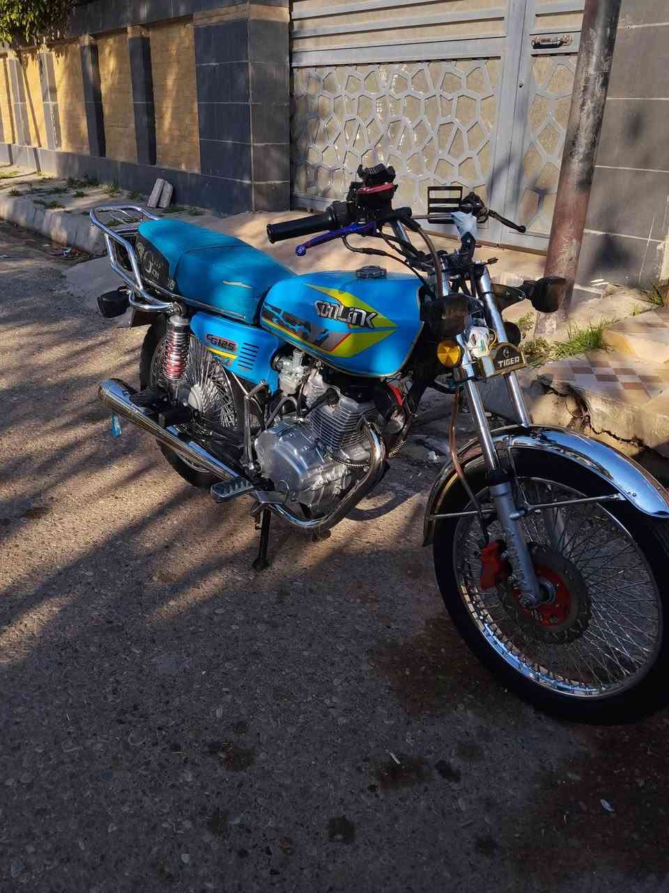 سلام عليكم دراجه سونيك 24 للبيع محرك كبس اي عيب مابي شرط دشبول لايت موجود كلجات جدد سعر 550 ***********
