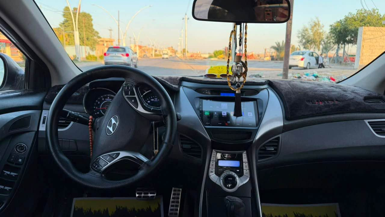 السلام عليكم 
للبيع هونداي النترا 2012
السيارة فول مواصفات Gls
محرك ٢٠٠٠
كير ومحرك بالشرط
سنوية باسمي 
دفتر بانزين
السياره بيها 5 قطع ابيعك حزام 
السعر 96 وبيها مجال 
مكان السيارة كركوك قضاء الدبس
*********** Iran
