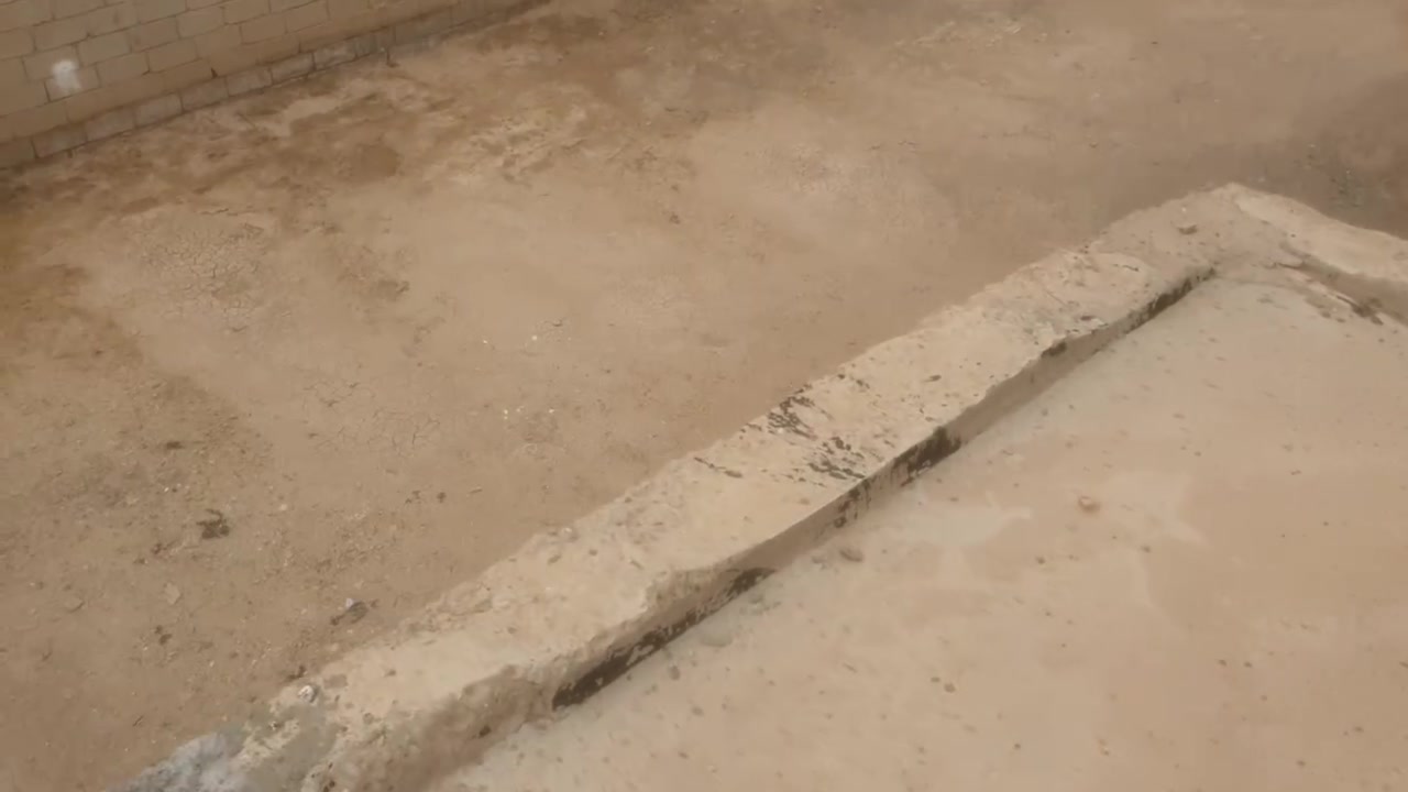 السلام عليكم
بيت للبيع مساحه ٣٠٠بناء درجه اولى صب كونكريت  طابوك جمهوري مع قطعه أرض مجاوره ٣٠٠ متر ومتوفر كافة الخدمات وكما موضح بالفيديو رقم الهاتف
***********
