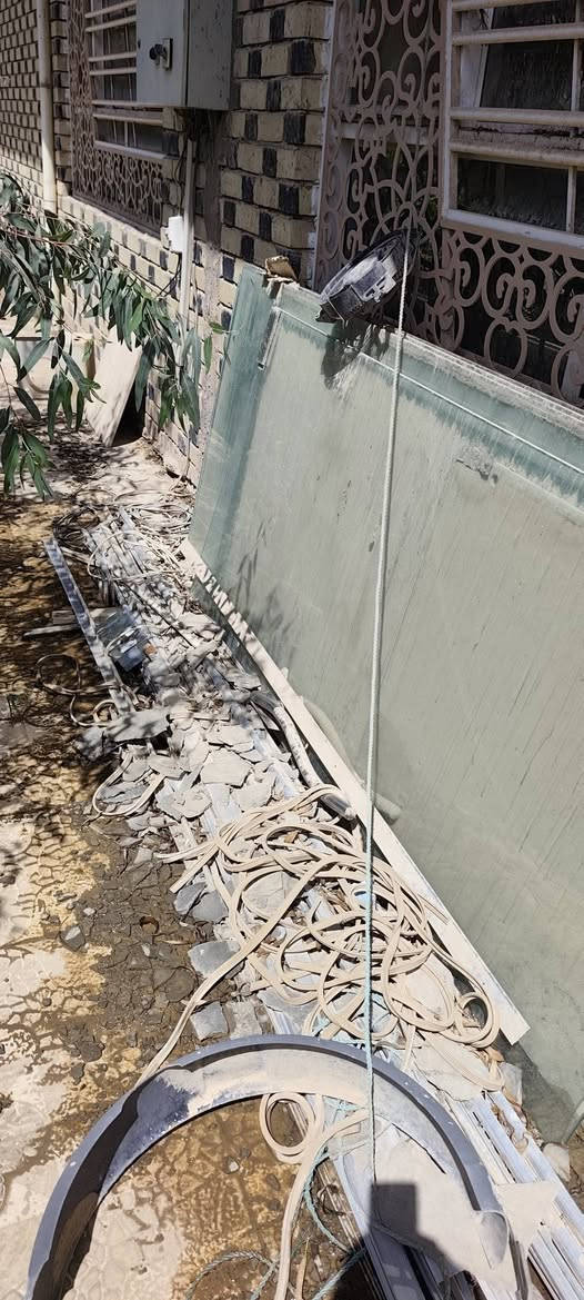 سلام عليكم ورحمه الله جام خانه محل كامل مع ملحقاته  للبيع 
***********
 النجف الاشرف طريق نجف كربلاء.
يا حسين عمود 190 .
للتواصل عبر الوتساب موجود
