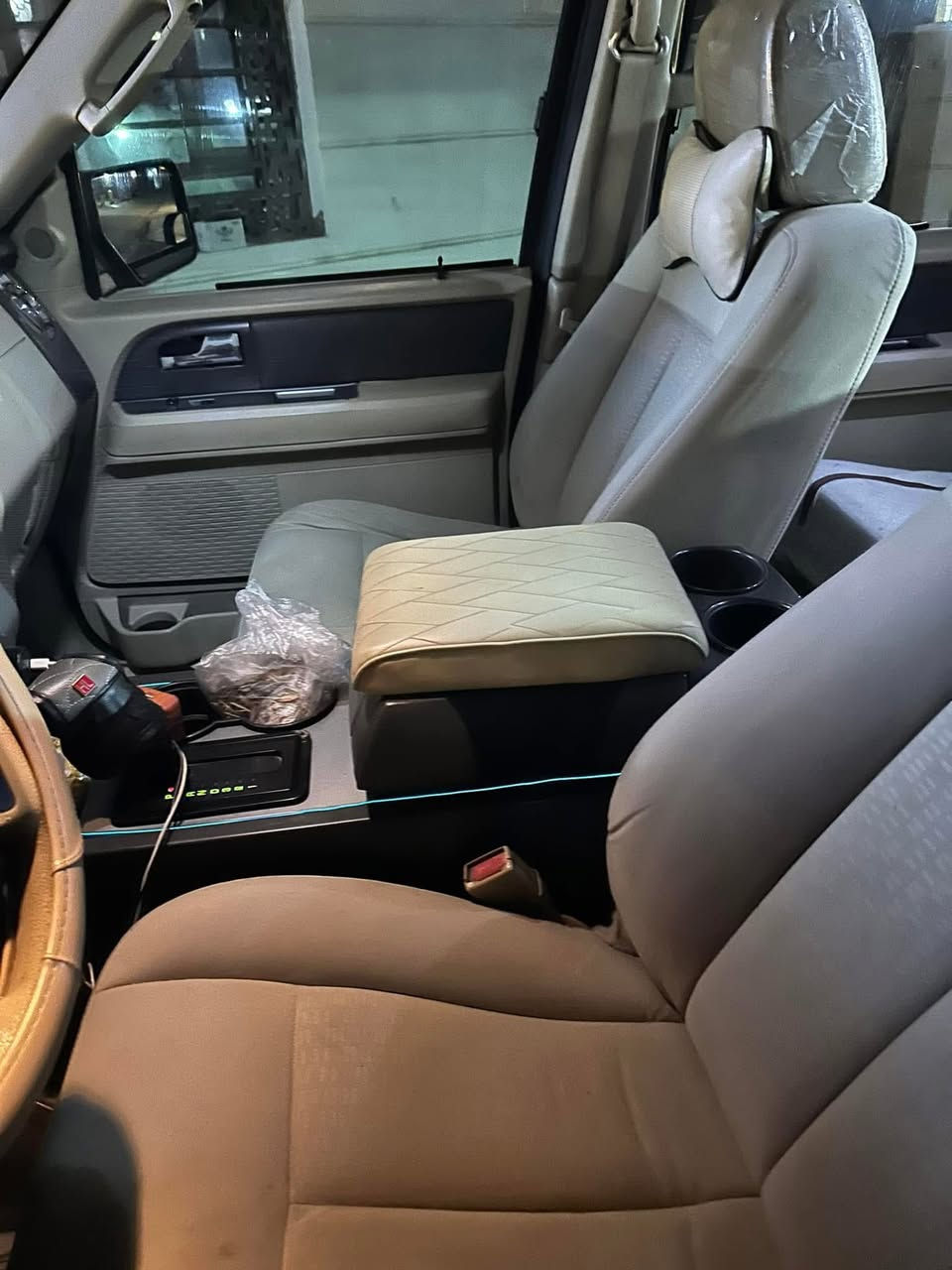 للبيع فورد اكسبديشن 2007
محرك 8 سلندر 5.4 قوي 

مكفولة من الصبغ / نظيفة جداً

مكينة وجير وشاصي تمام

تبريد ثلج

داخلية مرتبة

سيارة عائلية قوية بيع او مراوس سعر120


**إذا كنت صاحب هذا الإعلان وتريد حذفه لأي سبب، رجاءا أرسل رسالة إلى الدعم الفني**