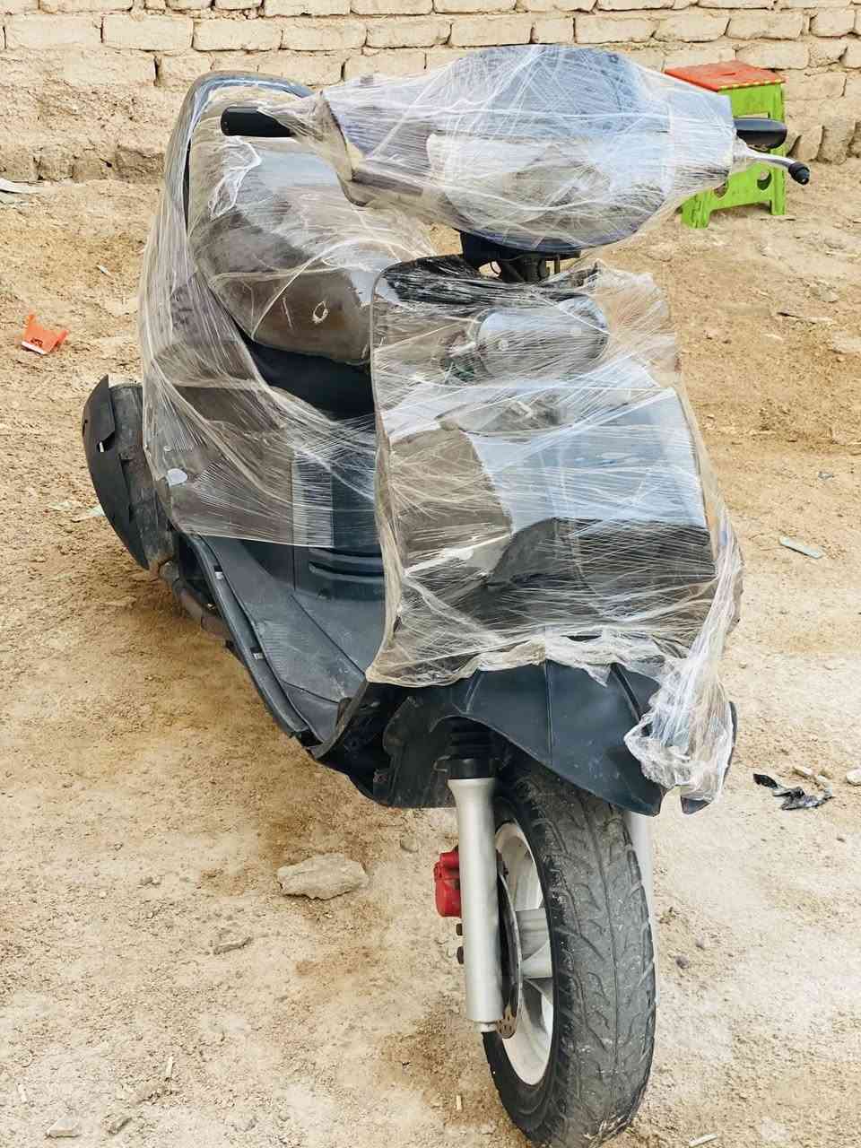 سلام عليكم شباب دراجة فراشة للبيع السعر 350 وبيها مجال قليل الشرايط اللي يتصل على الرقم ب نقرأ سلف Hinder شغال رغم عايز الدراجة بس كفر قدام ***********
