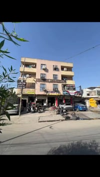 بنايه للبيع بالحريه شارع الدور او شارع العريض واردها الشهري 8ملايين وس...