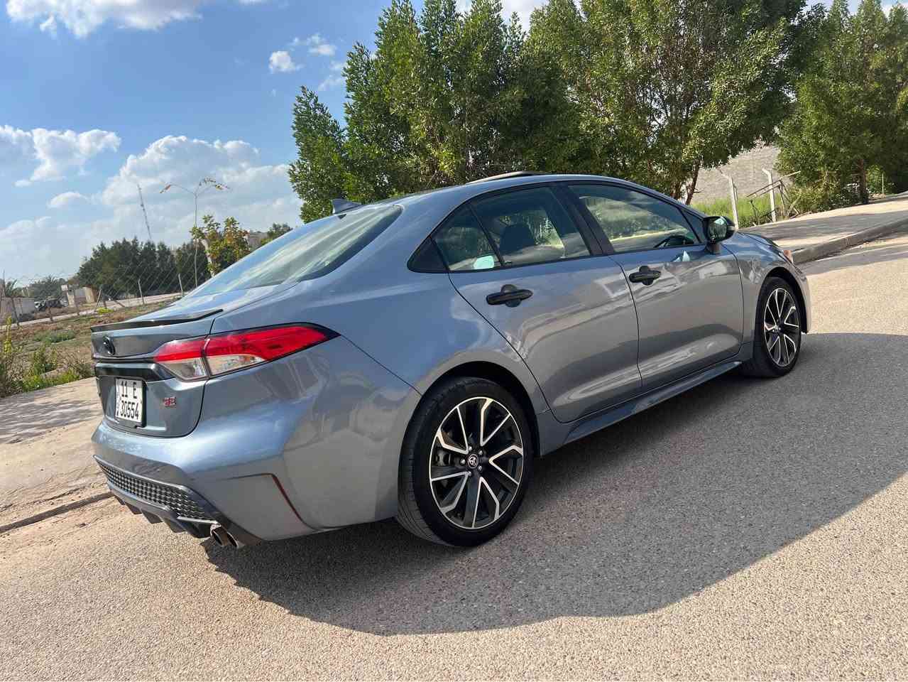 السلام عليكم 
للبيع (تويوتاكورلا)
موديل 2021
رقم بغداد بسمي 
محرك 2000
ماشيه 120 mil
مواصفات  SE. فوول مواصفات 1/1
فتحه بصمه رادار امامي +جانبي شاشه كامره فول تحكم +شفتات ستيرن
ظررها چاملغ وبنيد وباقي السياره مكفول جاهزه من كل النواحي اي نقص مبيها السعر
130 وبي مجال للاستفسار ع ***********
مكان السياره بغداد السيديه بغداد, العراق
