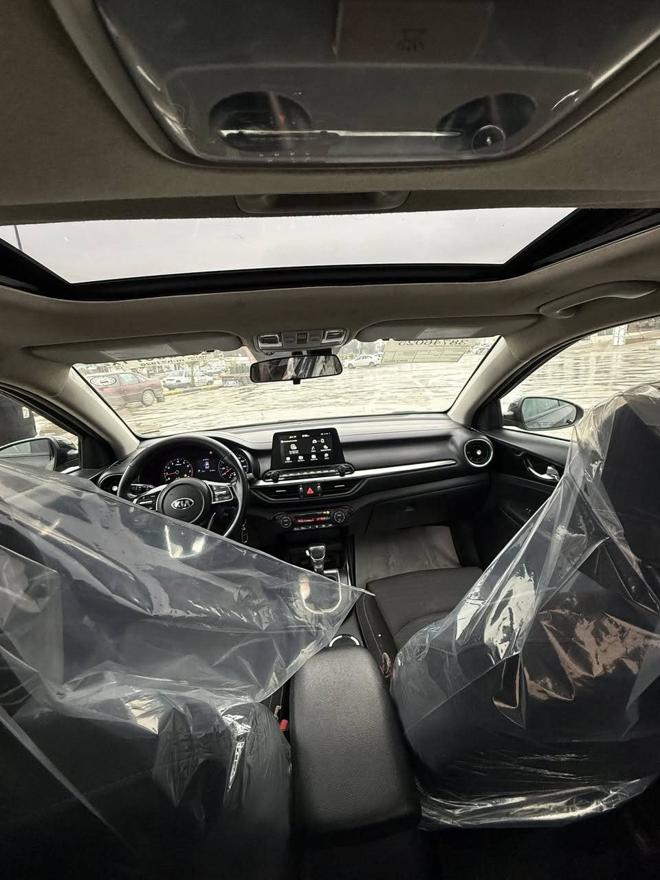 فورتي ٢٠١٩ كير At المرغوب بيها قطعتين خلفية  فول عدا بصمة كابون ورقي بيها سنوية لغاية ٢٧ السعر ١٣٥ بيها مجال سيارة عليها ادامة كلها جديدة عنوان حي الاخاء ***********
