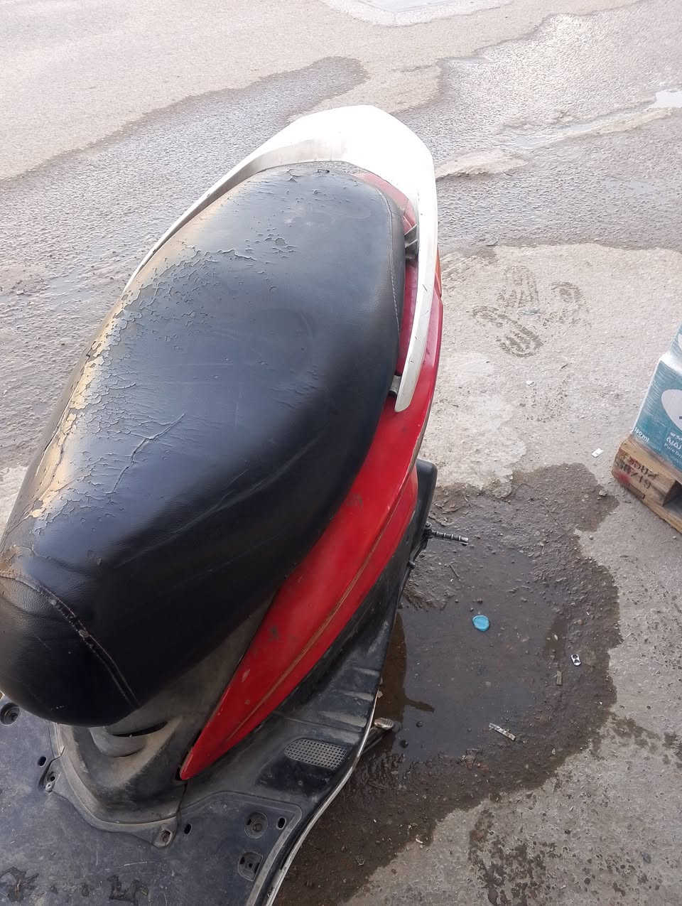 سكنس نثيه للبيع شغاله بس ابيع كوم حديد السعر 300 وبيه مجال المكان بغداد ***********
