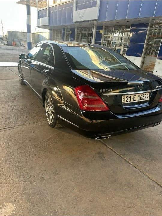 السلام عليكم شلونهم الجناية 
مارسدس s350 AMG 2011  رقم شمالي فول مواصفات  مواصفات : 
كاميرة خلفية ، تدفة تبريد مقاعد
بنورامة، مثبت سرعة ، التحكم تلقائي بدرجات الحرارة ، مصابيح اصلي شركة ، لوحة قيادة رقمية ، شاشة تدعم الاندرويد وء ابل كار بلي ، 
انارة محيطية ، حساسات امامي خلفي ، GPS,  مقاعد تدليك ، بردات ، نضام جكات هايدروليكي 

داخل عسلي صاج جوزي بيهة صبغ جاملغ خلفي وخشم الجاملغ الامامي الا يمن رايدها 175 ورقة وبيهة مجال وعادي للمراوس 

: رجائاً الخاص مغلق فقط اتصال *********** وبيه واتساب
