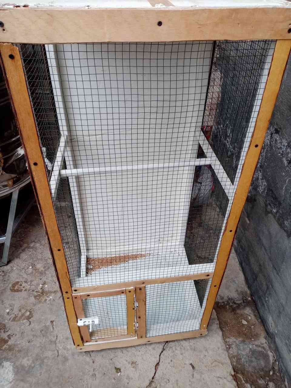 السلام عليكم...
قفص للبيع...
للتواصل:***********.
