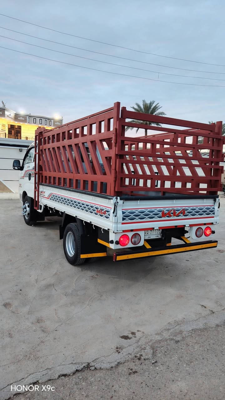 سلا عليكم البيع كيا فحل موديل 2022 مكفولة كفالة عامه رقم بغداد تحويل ثاني سياره جديده بمعنه كلمه وضع شركه            محجر درجه والئ محوره 14 ستد 27 تانكي كاز 120 التر مرفوعه وركه تخم تاير جديد امامي وخلفي تحويرت وقيات؛ + هورن بوش سياره جاهزه من كلشي ربع ما تخلي عليه بفضل الله كبل الشغ
مكان سياره تاجي المشاهده رقم تلفون ***********
