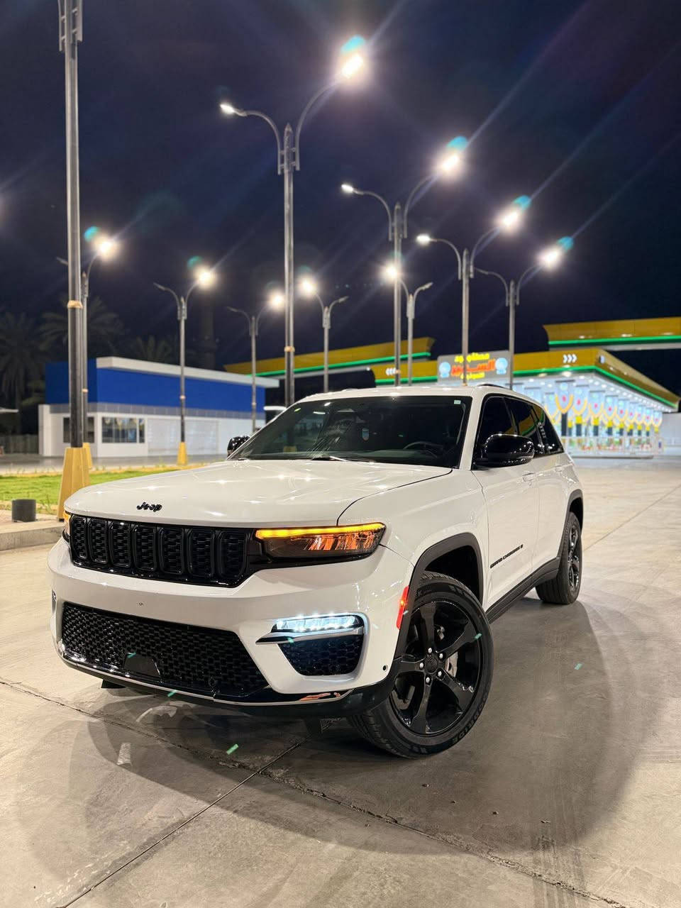 السلام عليكم 
للبيع جيب لاريدو 2023
5راكب 
لمتدد فول للاخير عده الفتحه 
السياره 3 شاشات 
بصمه 
كشنات جلد وكهرباء وخزن ميموري ثنينهن 
تدفئه مقاعد امامي وخلفي وتدفئة ستيرن 
رادارات امامي وخلفي وجانبي 
قياده ذاتيه وتحديد مسار 
لايت زنون ولد امامي خلفي 
مري قلاب على البك 
جنطه كهرباء 
تبريد منفصل قطعتين 
مكينه سته سلندر 
مكينه 6سلندر 3600
حادثه جاملوغ وبنيد فقط بدون راديترات بلادي 
مكانه كربلاء  ***********
السعر 295
