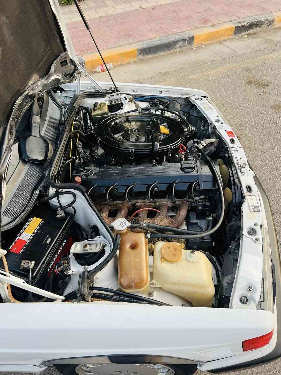 سلام عليكم مارسدس طيارين 190 
رقم نجف أنكليزي بسمي 
محرك بلادي 6 سلندر (260)
تبريد شغال سلايت شغال اريل كهربائي السياره مكفوله من الضربه والخياس السياره بيه قطع صبغ ما مصبوغه عام
جام تحكم كهرباء تخم تاير جديد حداديه جديده 
السياره جاهزه من كلشي 
السعر 62 وبيه مجال 
للاستفسار ***********
