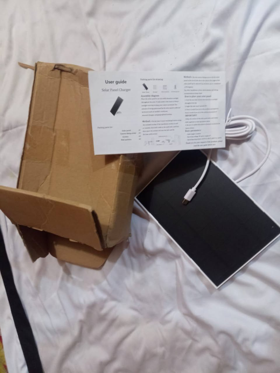 ☀️ شاحن لوح شمسي (Solar Panel Charger) متكامل ☀️
​لوح شمسي مميز وعملي، يأتي مع كابل توصيل طويل مدمج مناسب لشحن كاميرات المراقبة، الهواتف، والأجهزة الذكية مباشرة من طاقة الشمس. يتضمن الكرتون ودليل الاستخدام كما يظهر في الصور 1000489953.jpg و 1000489965.jpg.
​💰 السعر: 10 آلاف دينار عراقي فقط.
​📍 الموقع: الحلة.
​🚗 التوصيل: متوفر خدمة توصيل.
​📞 للحجز أو الاستفسار: يرجى مراسلة الصفحة أو الاتصال على الرقم: ***********.
​#طاقة_شمسية #الحلة #بابل #شاحن_شمسى #اكسسوارات
