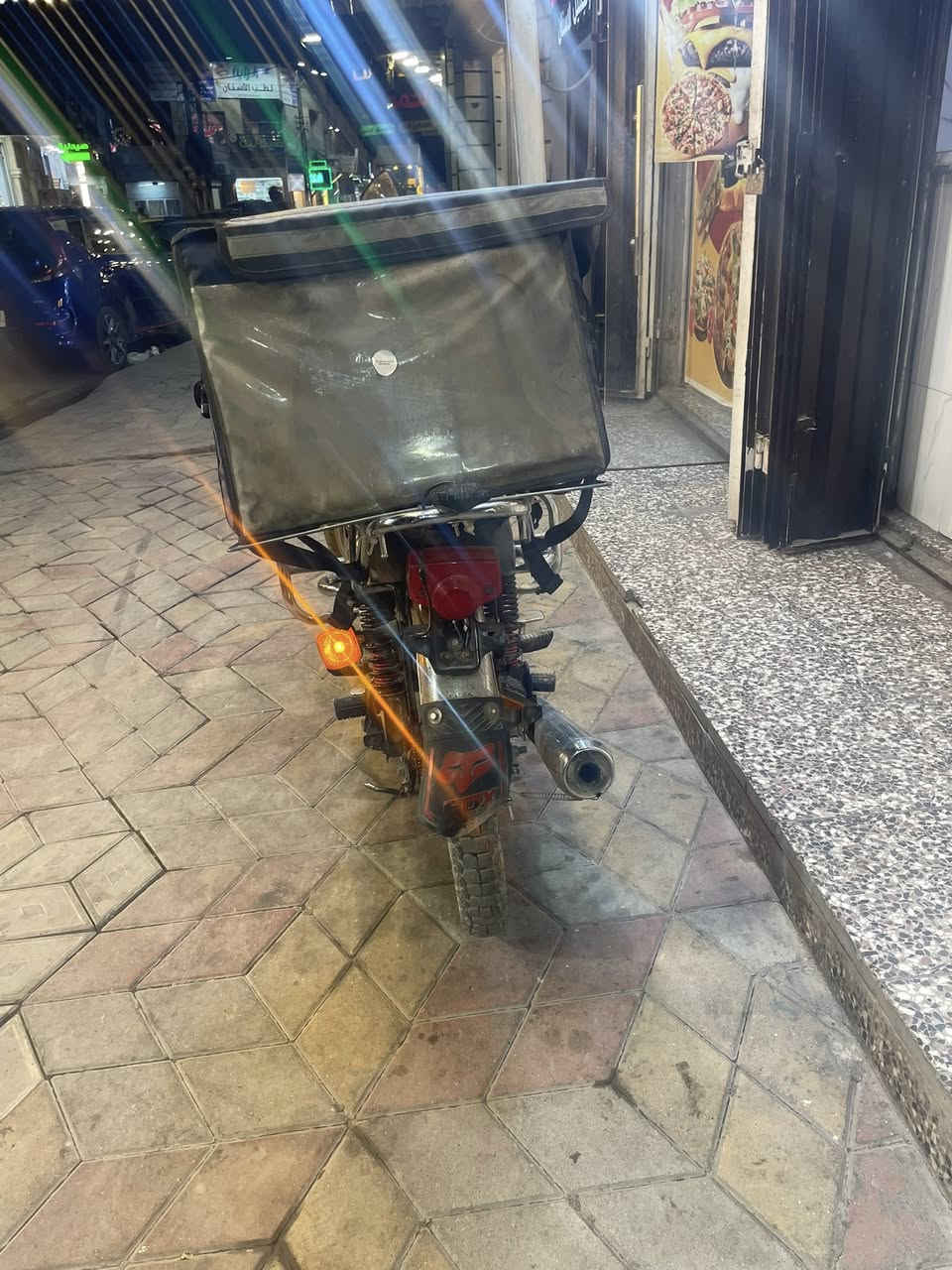 سلام عليكم دراجة للبيع أيراني سيفان مكينة خير من الله موديل ٢٠٢١  بس الشارة الورة اليسرة سعرها ٦٠٠ وبيهة مجال للطيبين مكاني بغداد المشتل ***********واهذا رقمي
